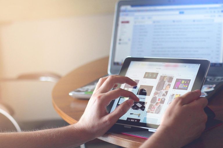 Visualisatie slim digitaal ondernemen met focus op veilige IT-infrastructuur en professioneel beheer voor ondernemers